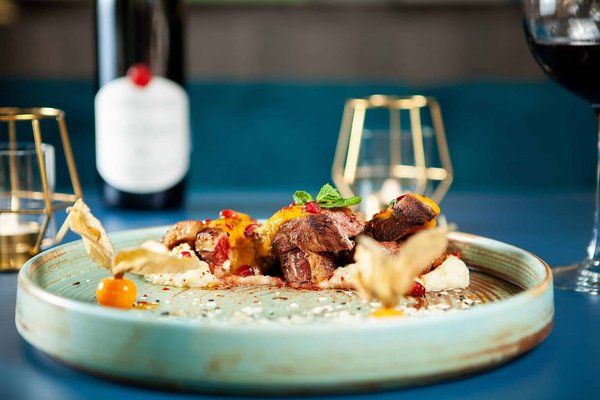 Comment préparer des plateaux de fruits de mer locaux pour un restaurant sur la côte?